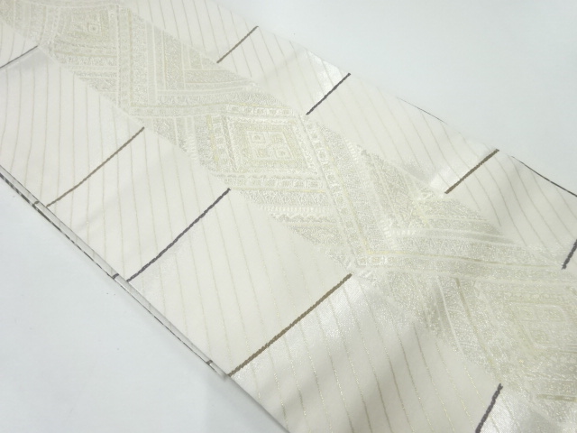 金銀糸重ね菱模様織出し丸帯